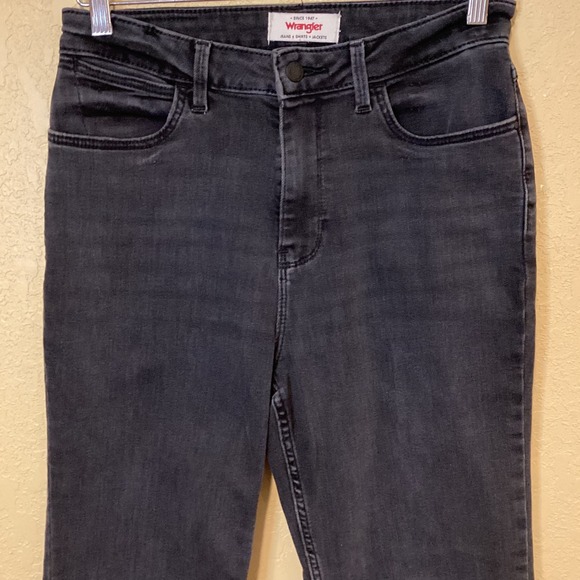 Wrangler High Rise True‎ Straight Crop Jeans in Black, Women's Size 8 - Picture 2 of 7
